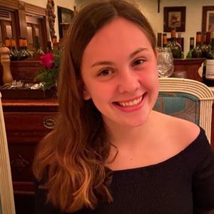 Meet your Posher, Adela